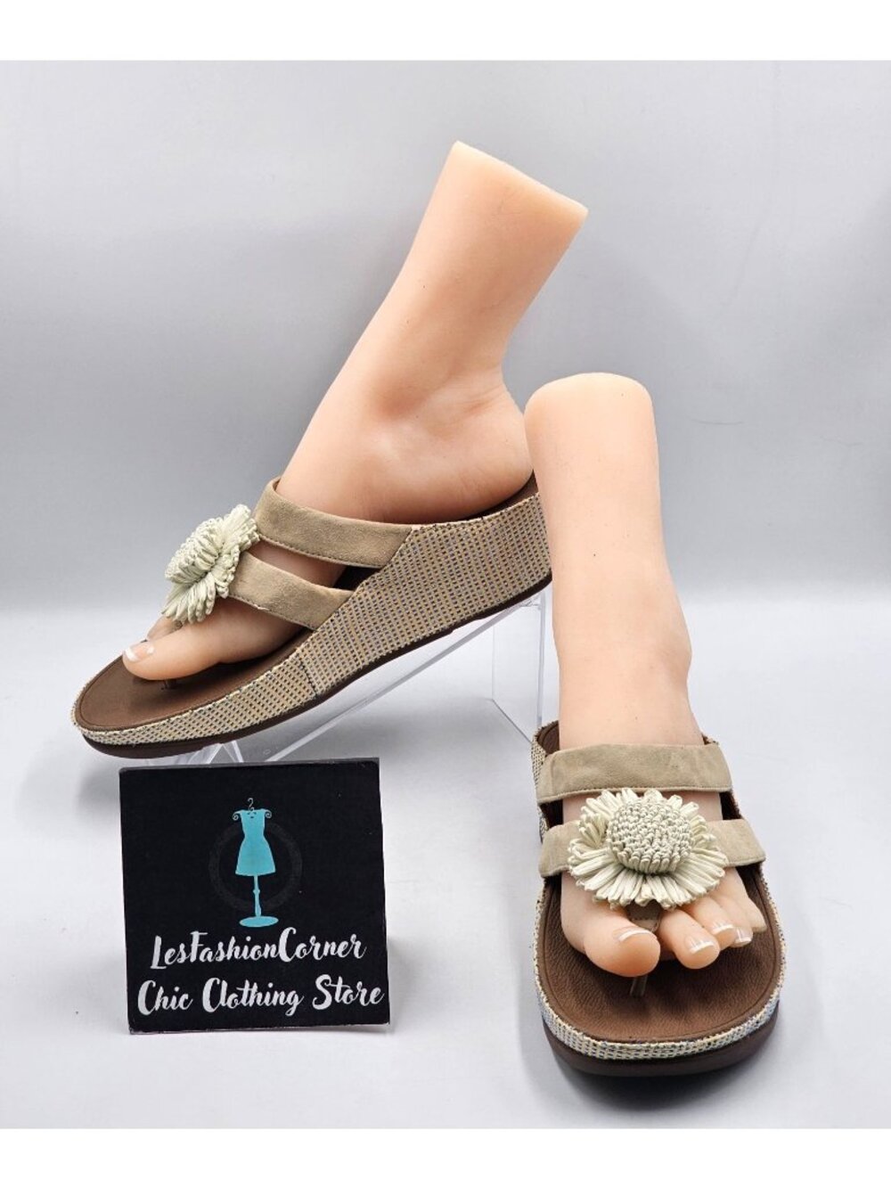 FitFlop Womens Nude Suede Leather Rosita Flower Accent Wedge Sandals Size 8 3706